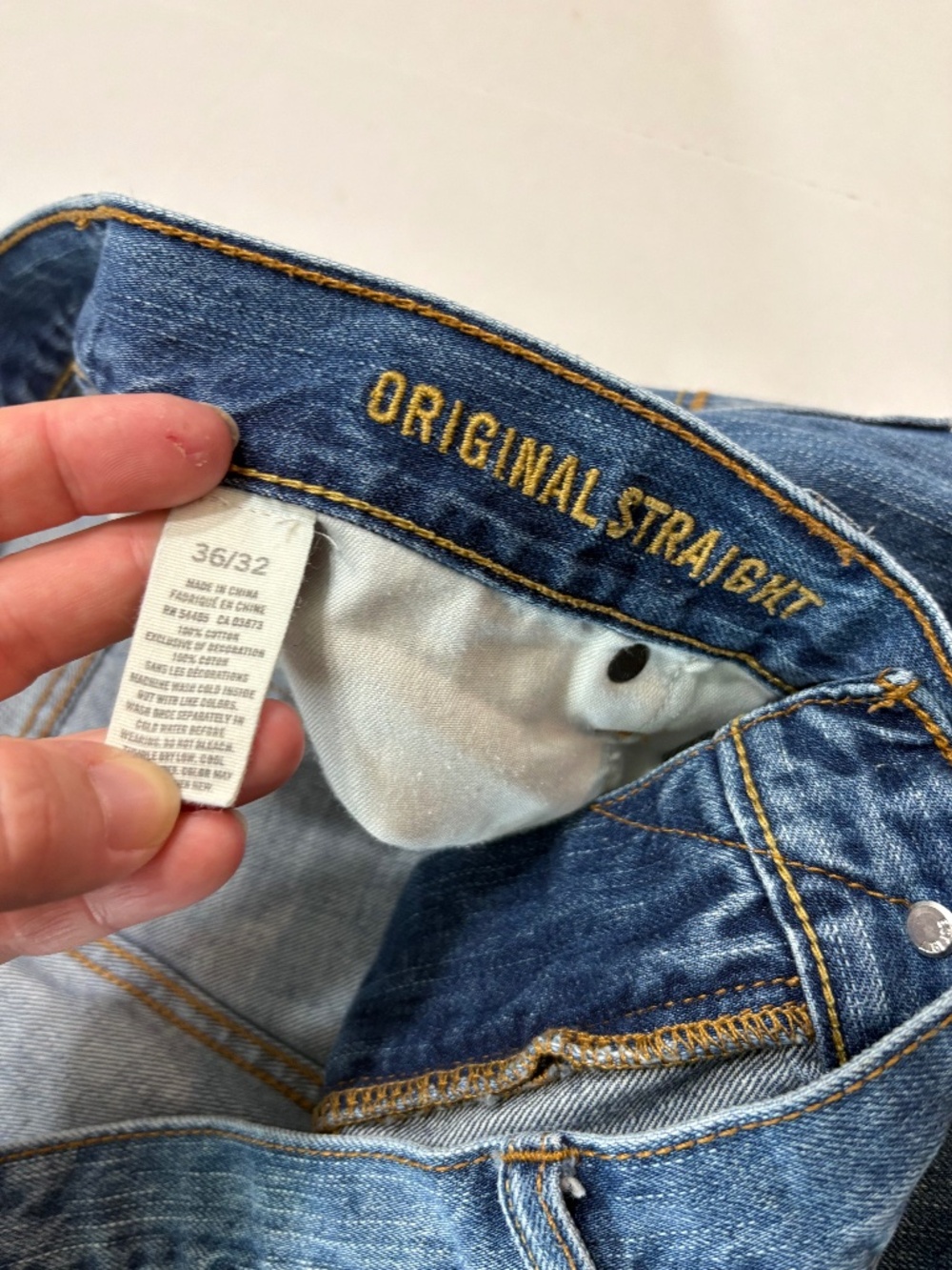 American Eagle AE mens jeans 36/32 original straight no distressing used